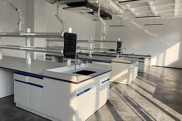 如何正確選擇實驗臺的材質(zhì)