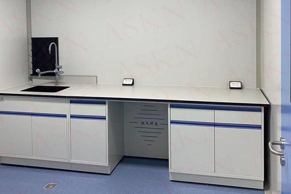 選購(gòu)實(shí)驗(yàn)室家具要考慮哪些問(wèn)題？